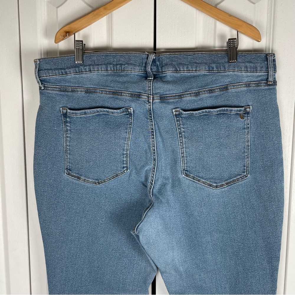 Jessica Simpson Charmed Flare Jeans Womens Plus Size 22W Blue Light Wash Stretch - Picture 7 of 14